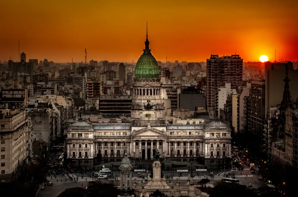 Atardecer_en_el_Congreso_de_la_Nacion_Argentina-scaled